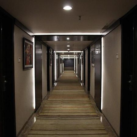 Hotel Siesta Hinjewadi Пуна Экстерьер фото