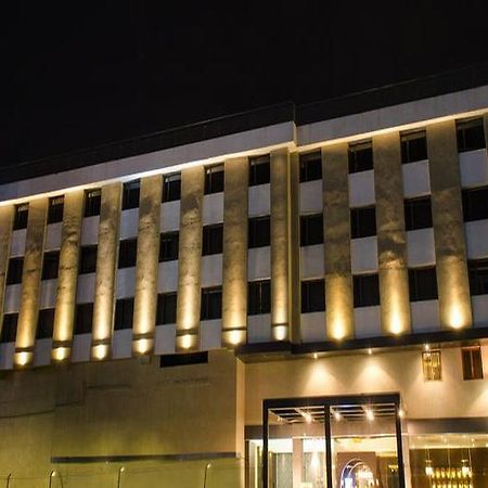 Hotel Siesta Hinjewadi Пуна Экстерьер фото